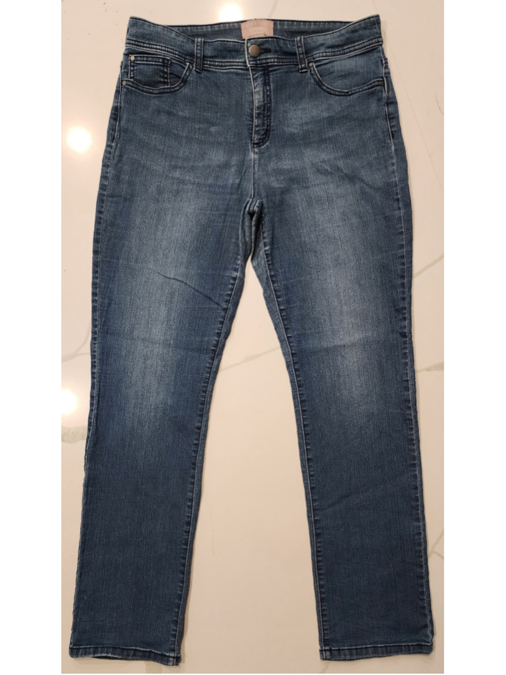 Chicos Fabulously Slimming Jeans 0.5 Short Med Wash Straight Leg Stretch US 4